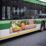 La filiera Dole viaggia in tram a Milano